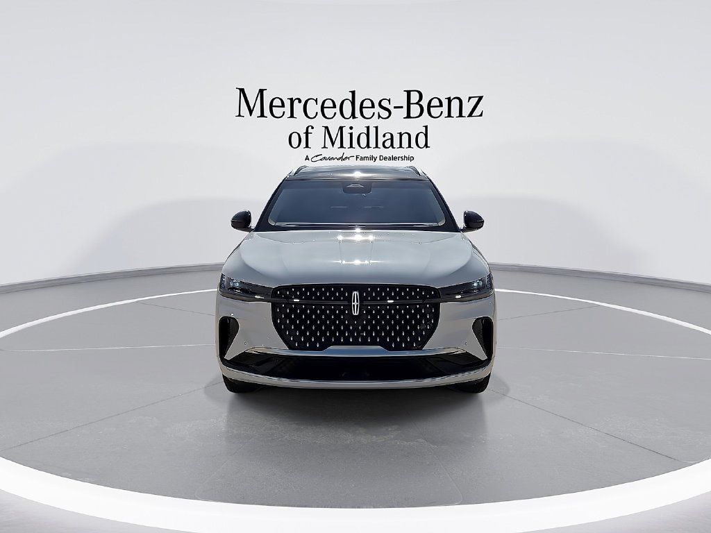 Used 2024 Lincoln Nautilus Reserve AWD/4WD image 3