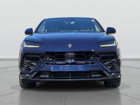 Used 2022 Lamborghini Urus AWD/4WD image 2