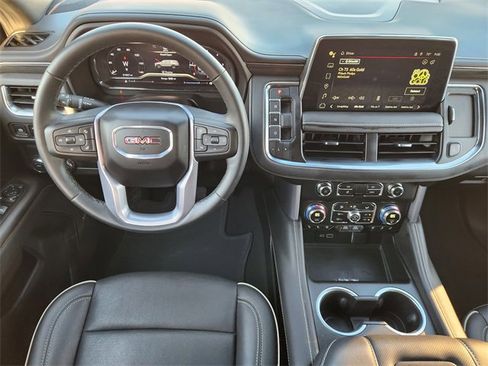 Used 2024 GMC Yukon XL SLT w/ SLT Luxury Package image 27