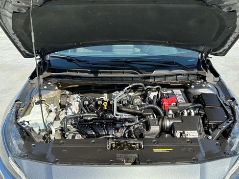 Used 2025 Nissan Altima 2.5 SV image 32