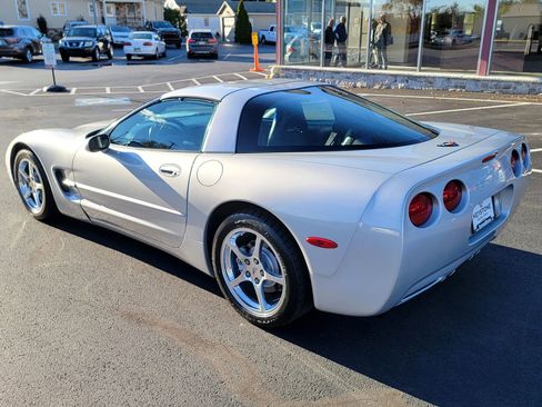 Used 2000 Chevrolet Corvette Coupe w/ Memory Pkg RWD image 6