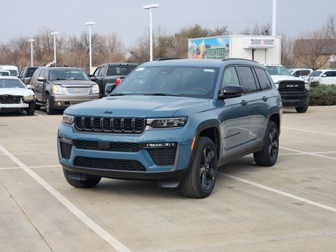 New 2026 Jeep Grand Cherokee L Limited w/ Limited Altitude Package AWD/4WD image 2