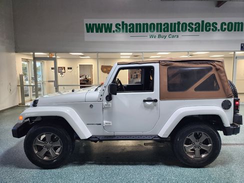 Used 2018 Jeep Wrangler Sport image 11