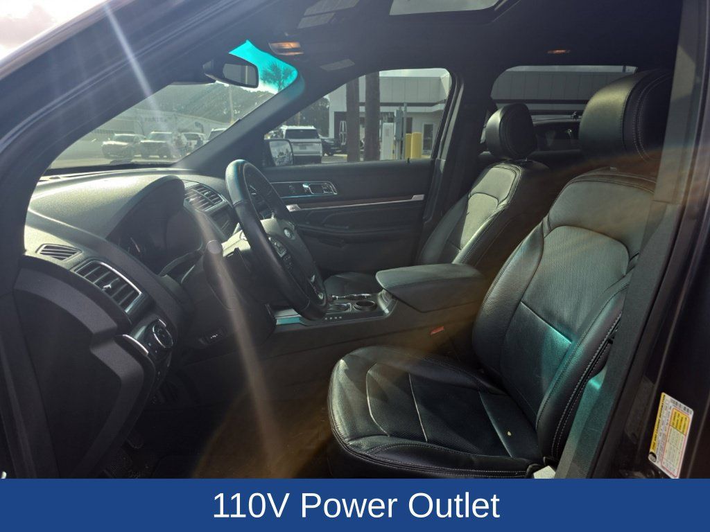 Used 2017 Ford Explorer Limited w/ Equipment Group 301A FWD image 10