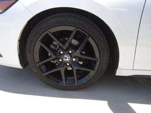 Used 2024 Honda Civic Sport image 5