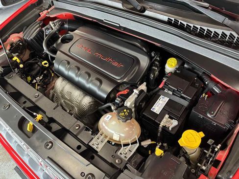 Used 2016 Jeep Renegade Sport w/ Power & Air Group image 28