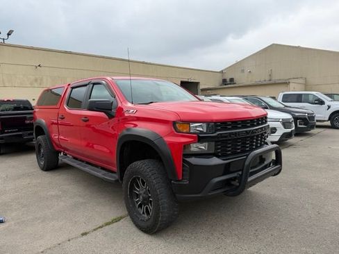 Used 2019 Chevrolet Silverado 1500 Custom Trail Boss w/ Custom Convenience Package AWD/4WD image 3