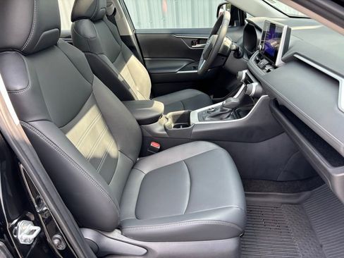 Used 2024 Toyota RAV4 XLE Premium image 39