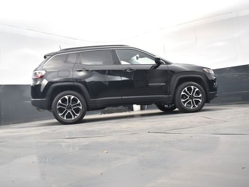 Used 2022 Jeep Compass Limited image 25