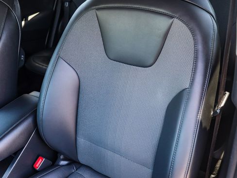 Used 2023 Kia Niro EX Touring FWD image 32