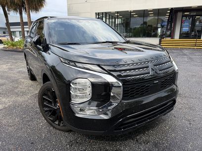 Used 2024 Mitsubishi Outlander SE Black Edition