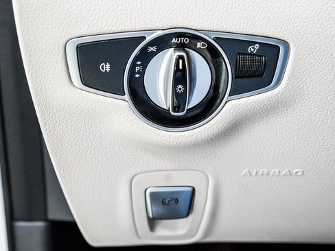 Used 2020 Mercedes-Benz E 450 4MATIC Sedan w/ Parking Assistance Package image 37