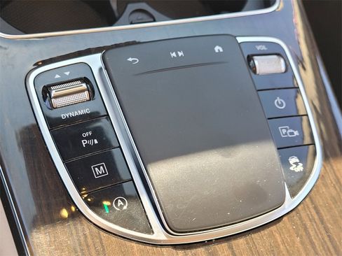 Used 2022 Mercedes-Benz GLC 300 image 17