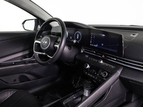 Used 2023 Hyundai Elantra Limited image 28