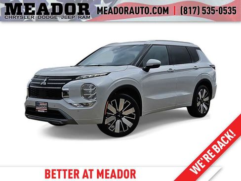 Used 2025 Mitsubishi Outlander SEL image 1