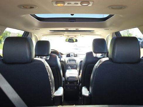 Used 2012 Buick Enclave Premium FWD image 15