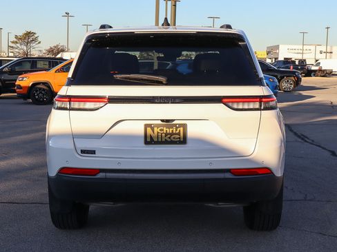 New 2026 Jeep Grand Cherokee Altitude RWD image 6