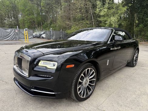 Used 2018 Rolls-Royce Dawn RWD image 3
