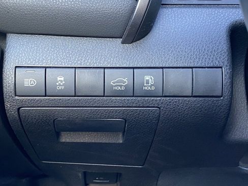 Used 2023 Toyota Camry SE image 10