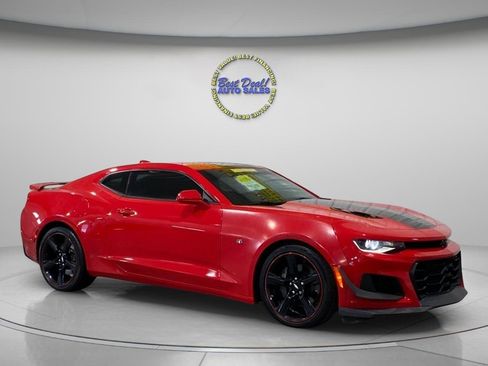 Used 2016 Chevrolet Camaro SS RWD image 7