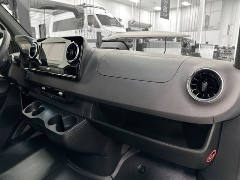 New 2025 Mercedes-Benz Sprinter 2500 image 27