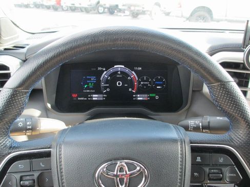 Used 2024 Toyota Tundra Platinum image 29
