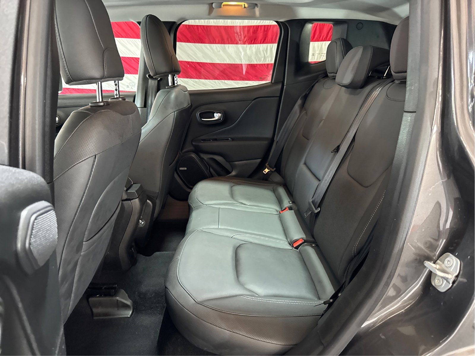 Used 2021 Jeep Renegade Limited w/ Sun & Sound Group AWD/4WD image 10