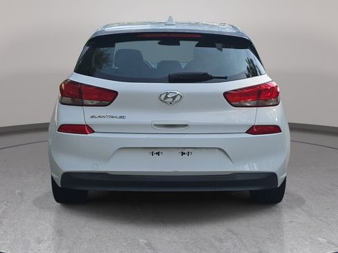 Used 2018 Hyundai Elantra GT FWD image 6