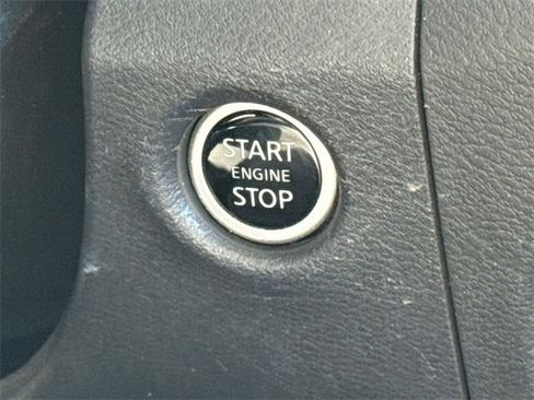 Certified 2023 Nissan Frontier SV w/ Midnight Edition Package image 18