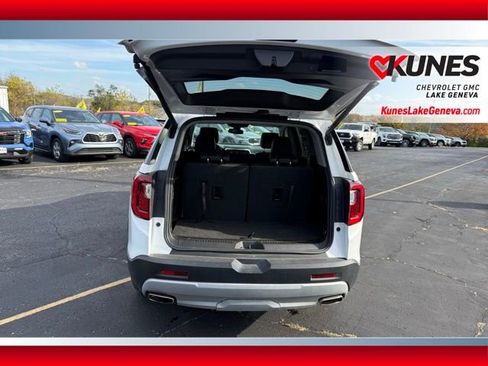 Used 2023 GMC Acadia SLT image 27