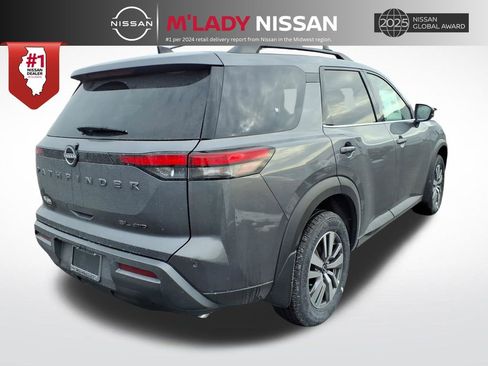 New 2026 Nissan Pathfinder SL image 7
