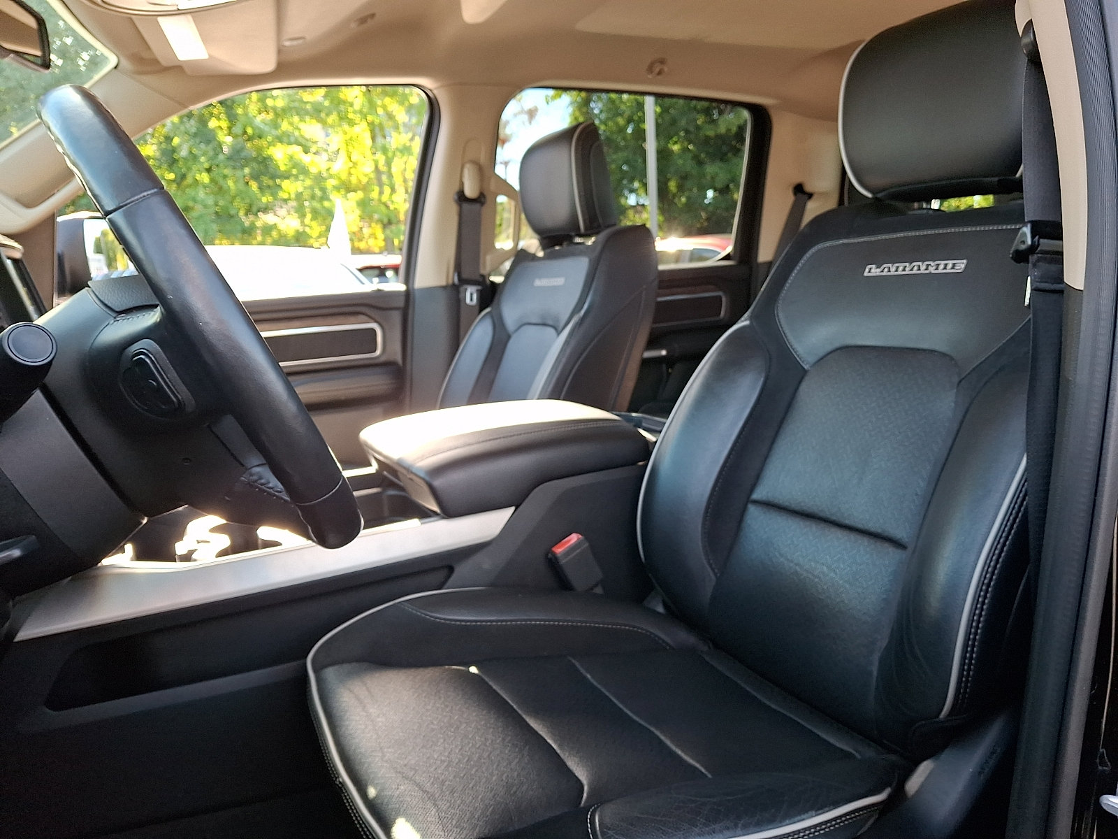 Used 2020 RAM 1500 Laramie AWD/4WD image 12