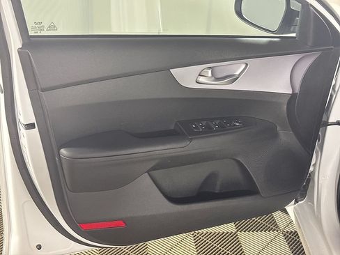 Used 2024 Kia Forte LXS FWD image 10