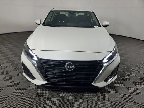 Used 2023 Nissan Altima 2.5 SV image 9