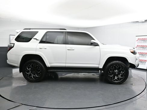 Used 2023 Toyota 4Runner TRD Off-Road Premium image 9