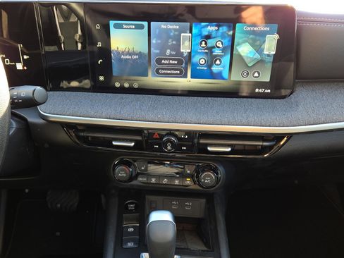 New 2026 Nissan Kicks SV image 18