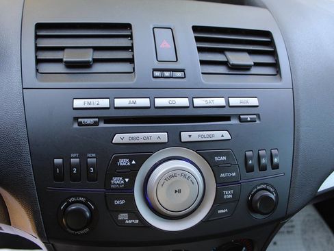 Used 2011 MAZDA MAZDA3 i Touring FWD image 21