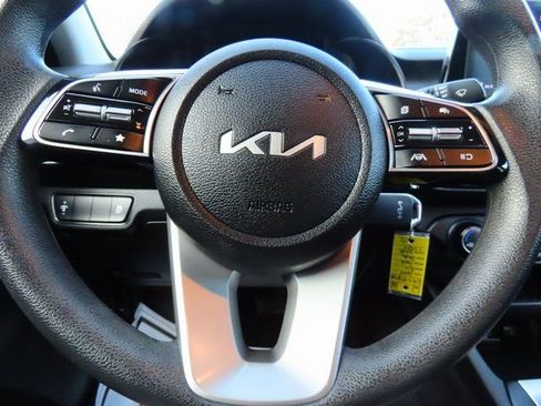 Used 2024 Kia Forte LXS image 28