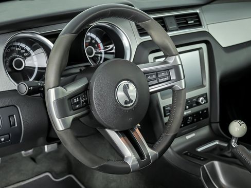 Used 2013 Ford Mustang Shelby GT500 RWD image 23