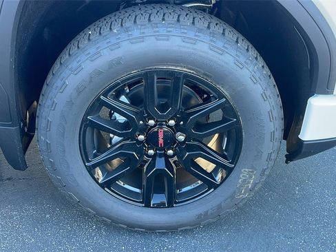 New 2026 GMC Sierra 1500 Elevation image 9