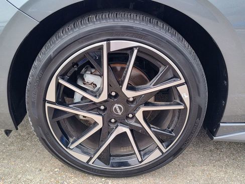 Used 2025 Nissan Sentra SR image 16