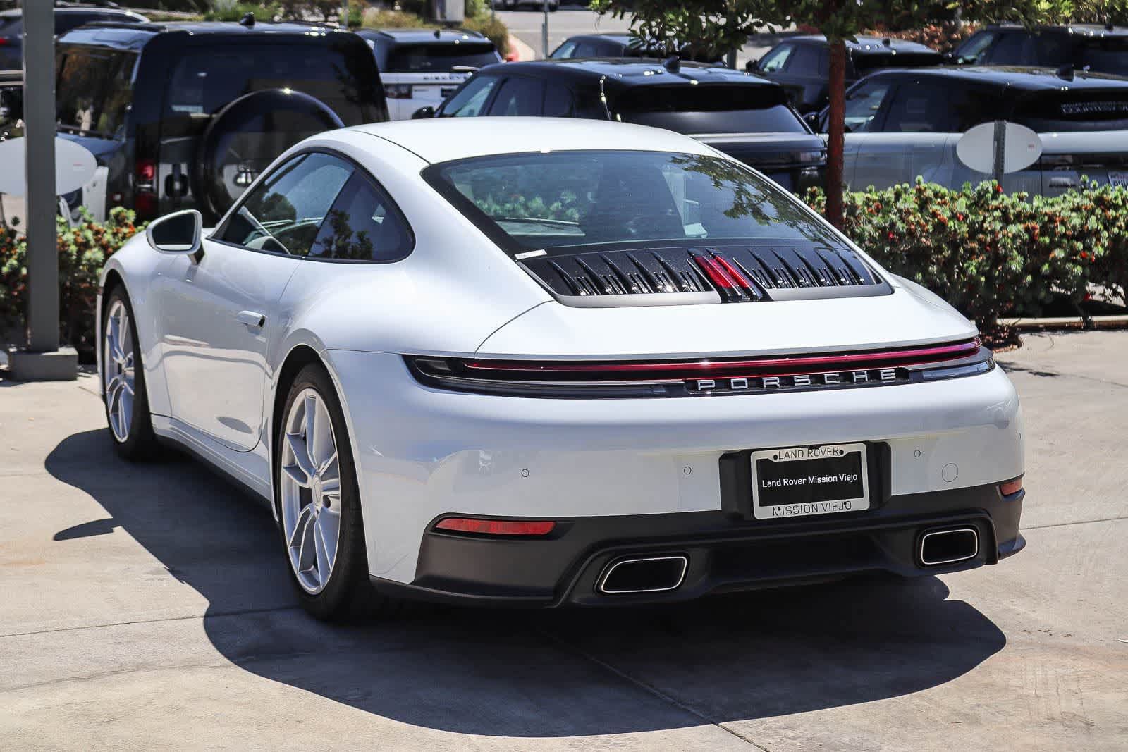 Used 2025 Porsche 911 Carrera RWD image 4