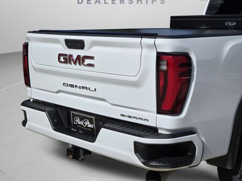 Used 2024 GMC Sierra 3500 Denali AWD/4WD image 38