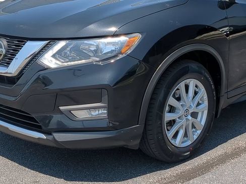 Used 2019 Nissan Rogue SV FWD image 9