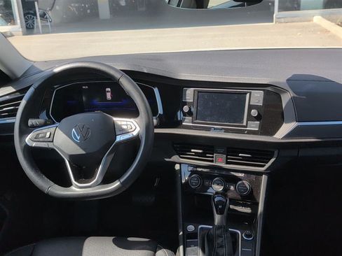 Used 2023 Volkswagen Jetta SE w/ Panoramic Sunroof Package FWD image 9