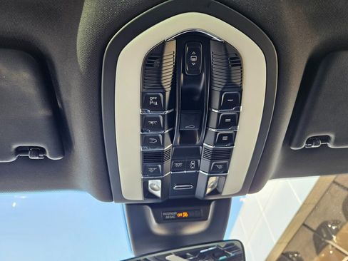 Used 2019 Porsche Macan image 29