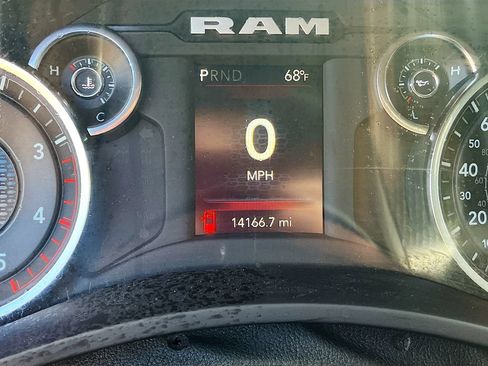 Used 2024 RAM 2500 Tradesman w/ Chrome Appearance Group AWD/4WD image 12
