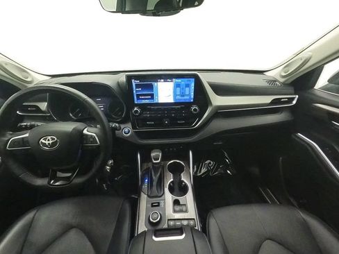 Certified 2021 Toyota Highlander Platinum AWD/4WD image 28