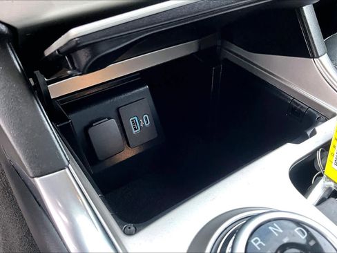 Used 2022 Ford Explorer XLT w/ Equipment Group 202A image 35