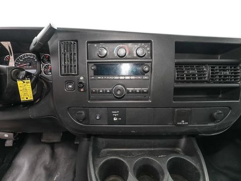 Used 2018 Chevrolet Express 2500 w/ Driver Convenience Package RWD image 17
